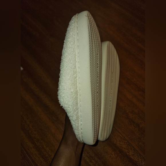 Smiley Face Slippers/Slides **NEW** Pink and White Fuzzy Womens Shoes - Picture 10 of 10